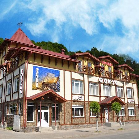 Focus Hotel Chust Exterior foto