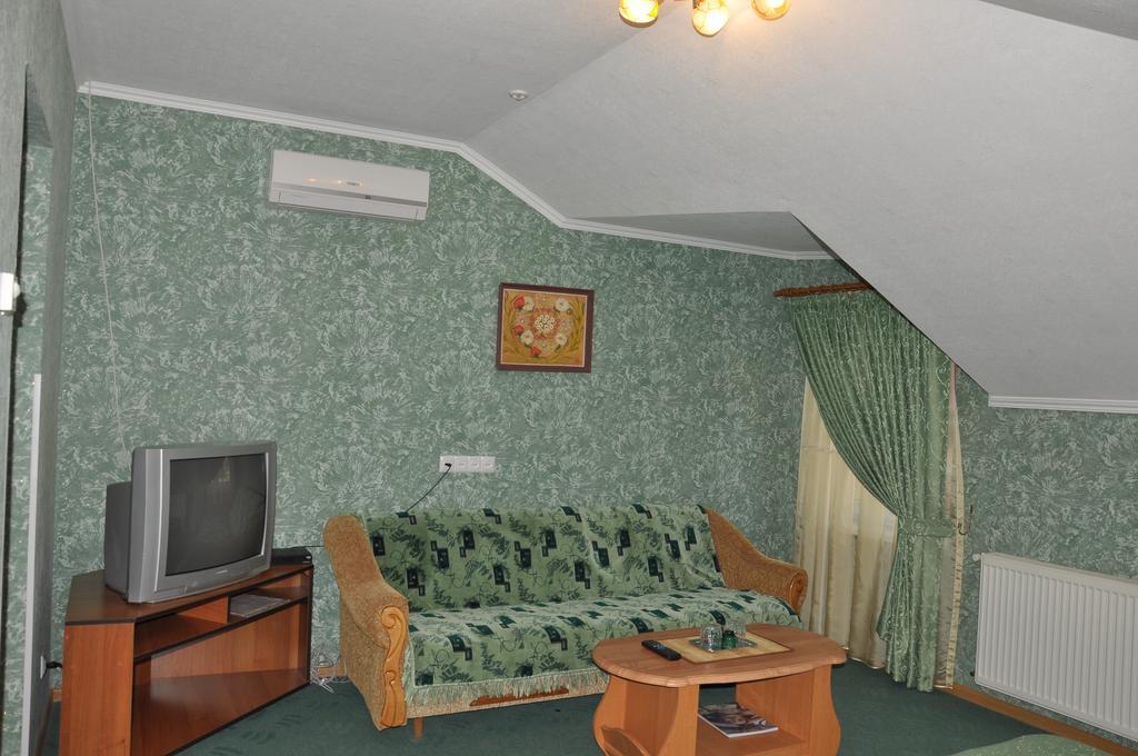Focus Hotel Chust Zimmer foto