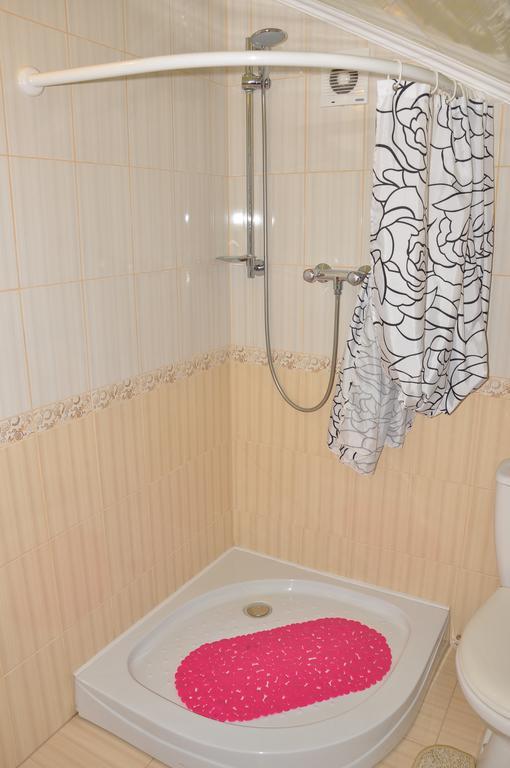 Focus Hotel Chust Zimmer foto