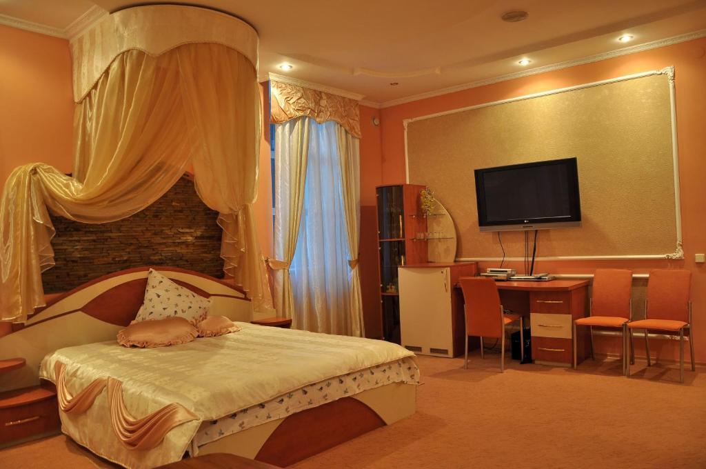 Focus Hotel Chust Exterior foto