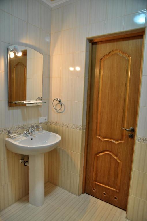 Focus Hotel Chust Zimmer foto